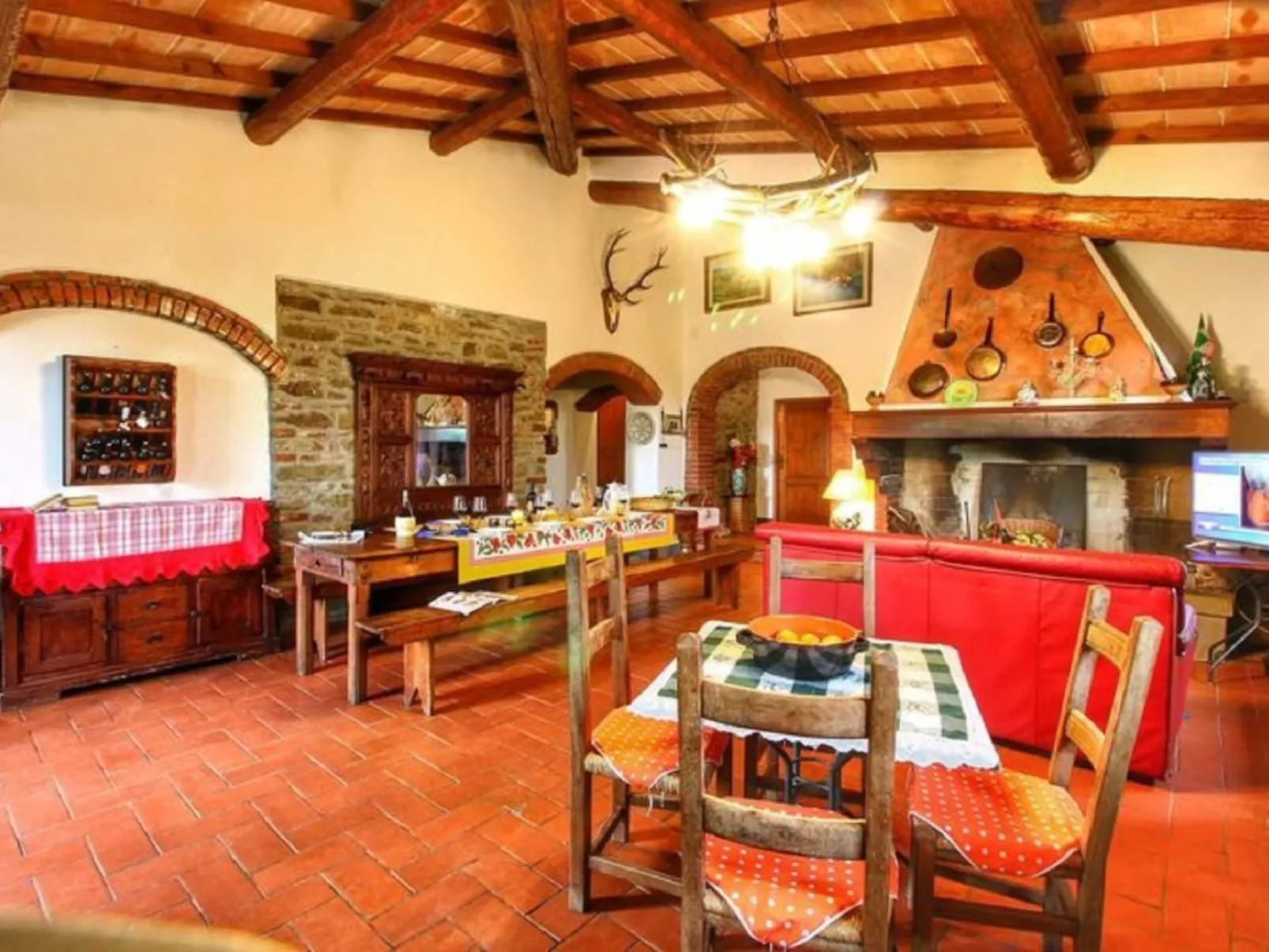 Le Corniole mit Pool, Jacuzzi und Grill - Image-tags.info