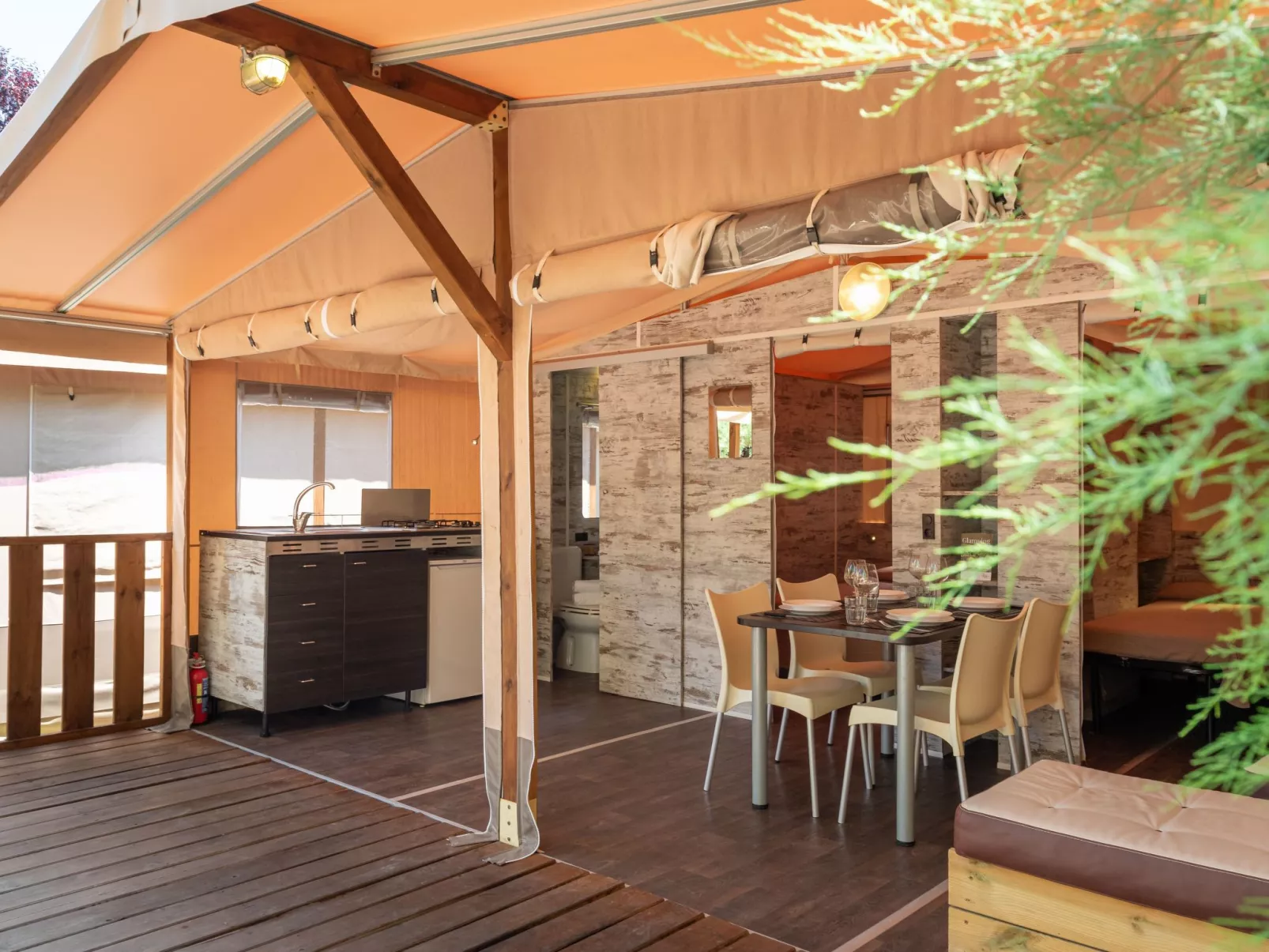 Safari-Lodge-Zelt in Castiglione della Pescaia - Outside