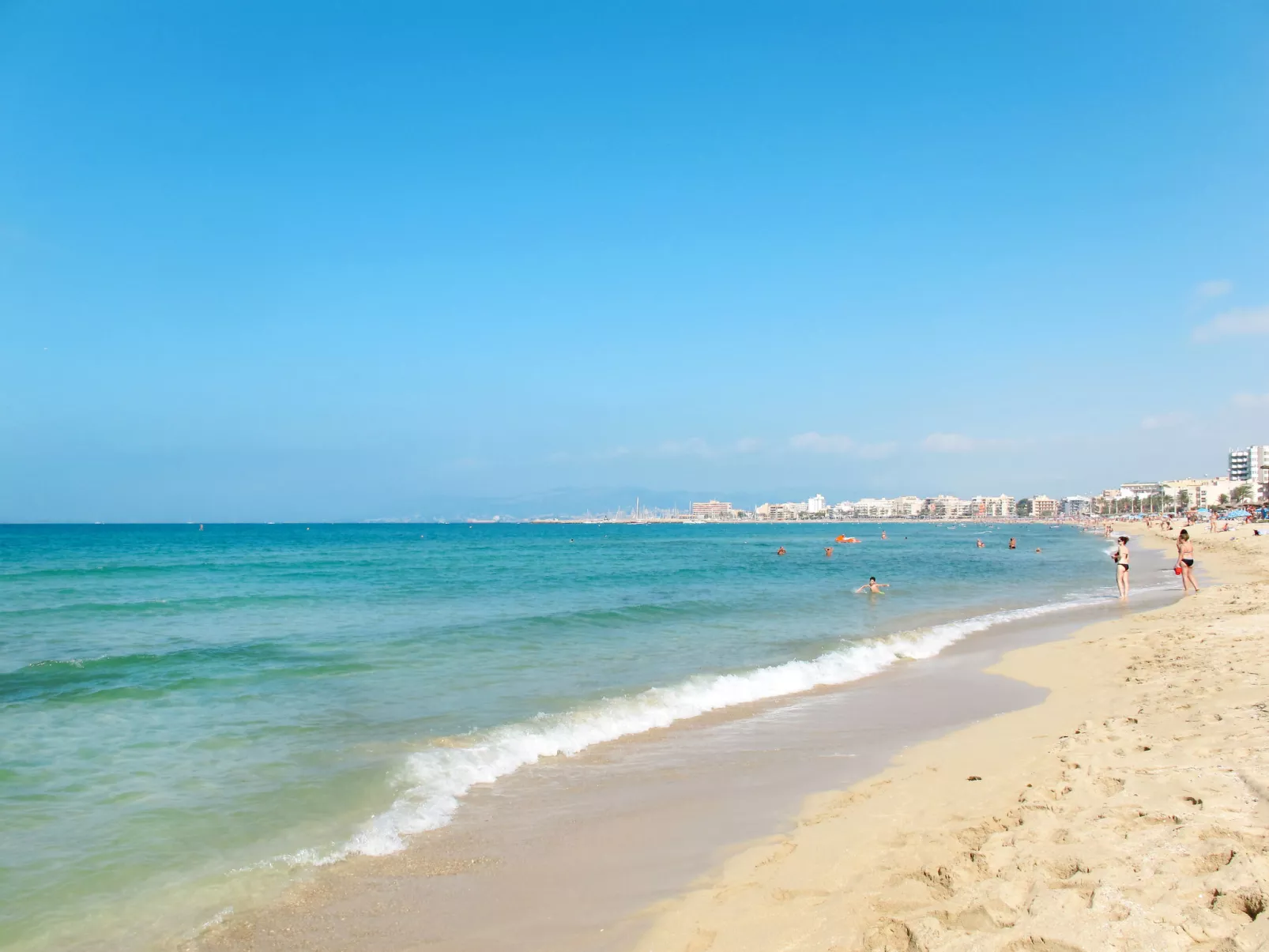 Villa con piscina y pista de tenis privada ideal para familias.  - WiFi Gratis - Area