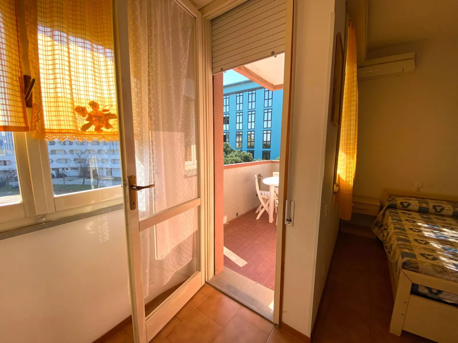 In Lido Delle Nazioni mit Kleinem Balkon - Drinnen