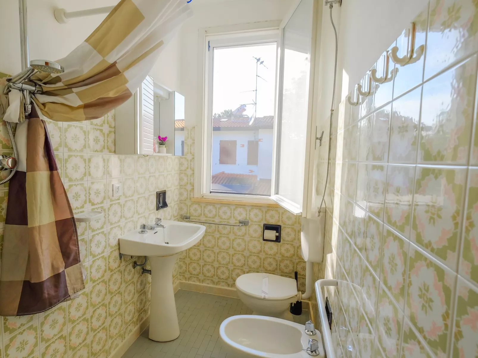 Cottage mit großem Garten, Klima, 6 Gäste - Dedans