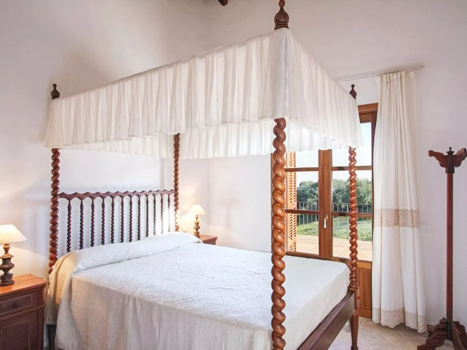 Ferienvilla mit Garten, Grill und Terrasse - Drinnen