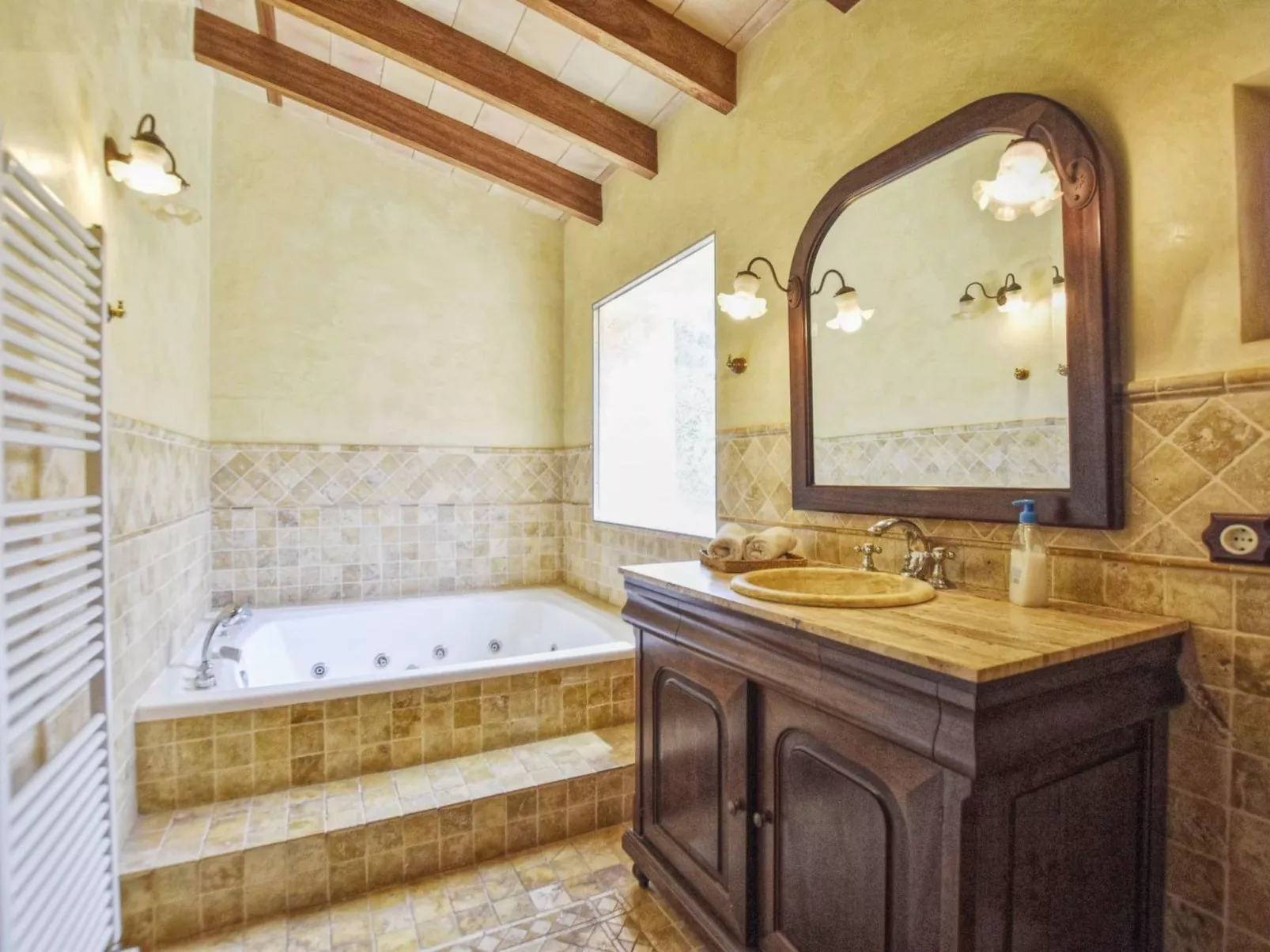 Villa mit eigenem Schwimmbad - Dedans