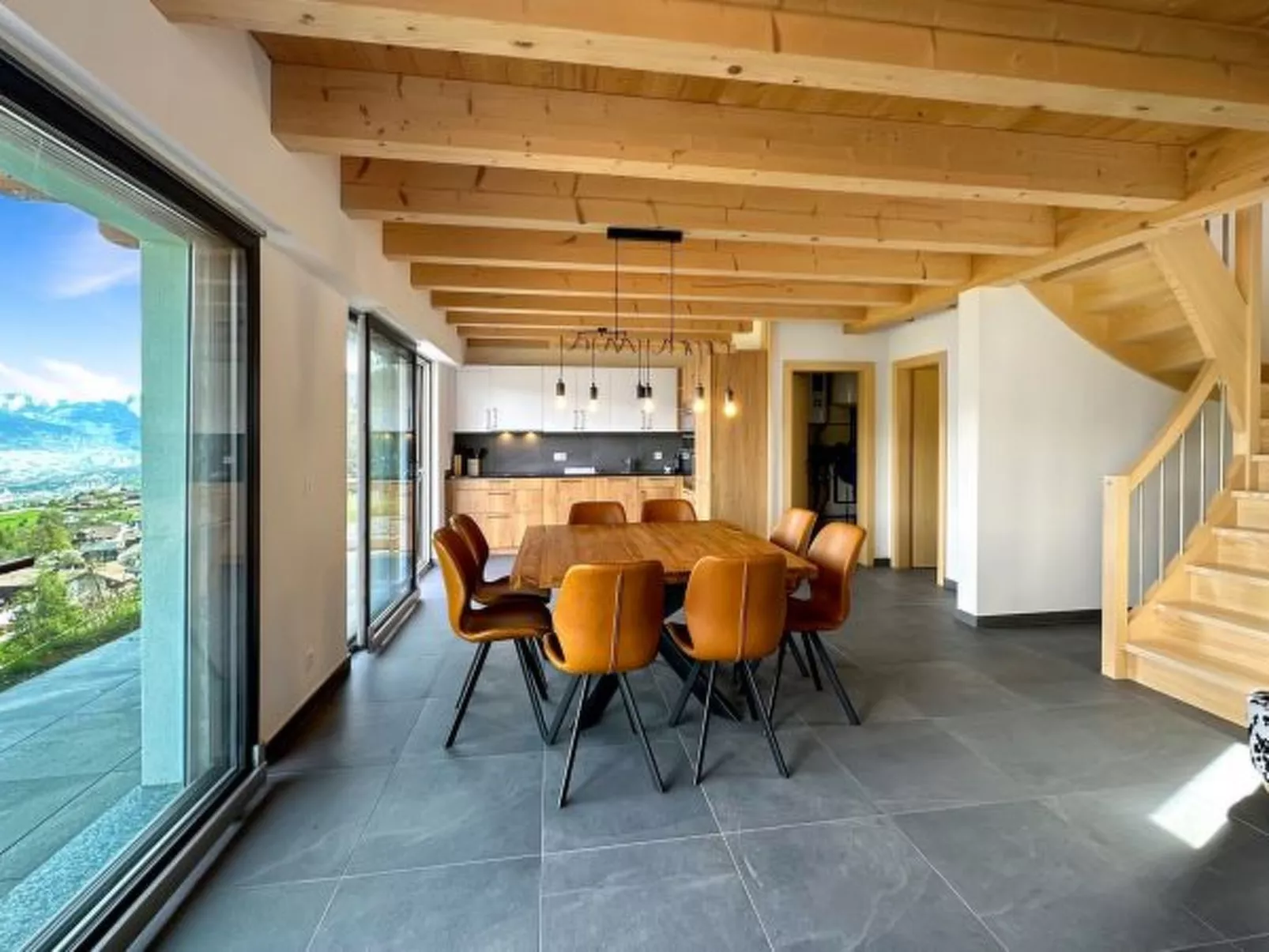 My Mountain Paradise in the Swiss Alps - Drinnen