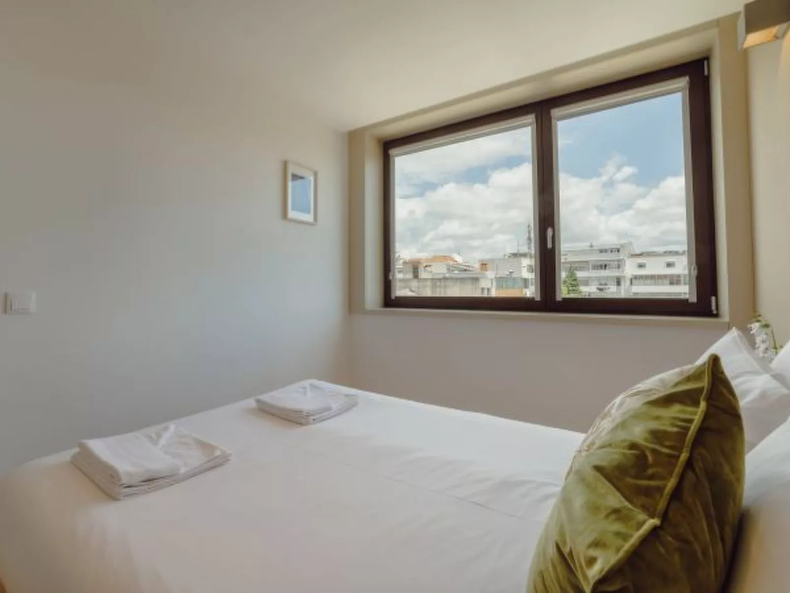 LEGACY OPORTO DESIGN APARTMENT G by VACATIONY - Inside