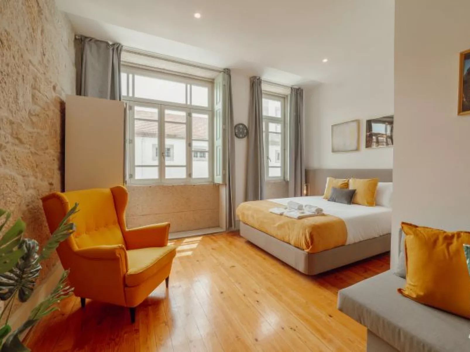 DOWNTOWN SUITE C by VACATIONY - Drinnen