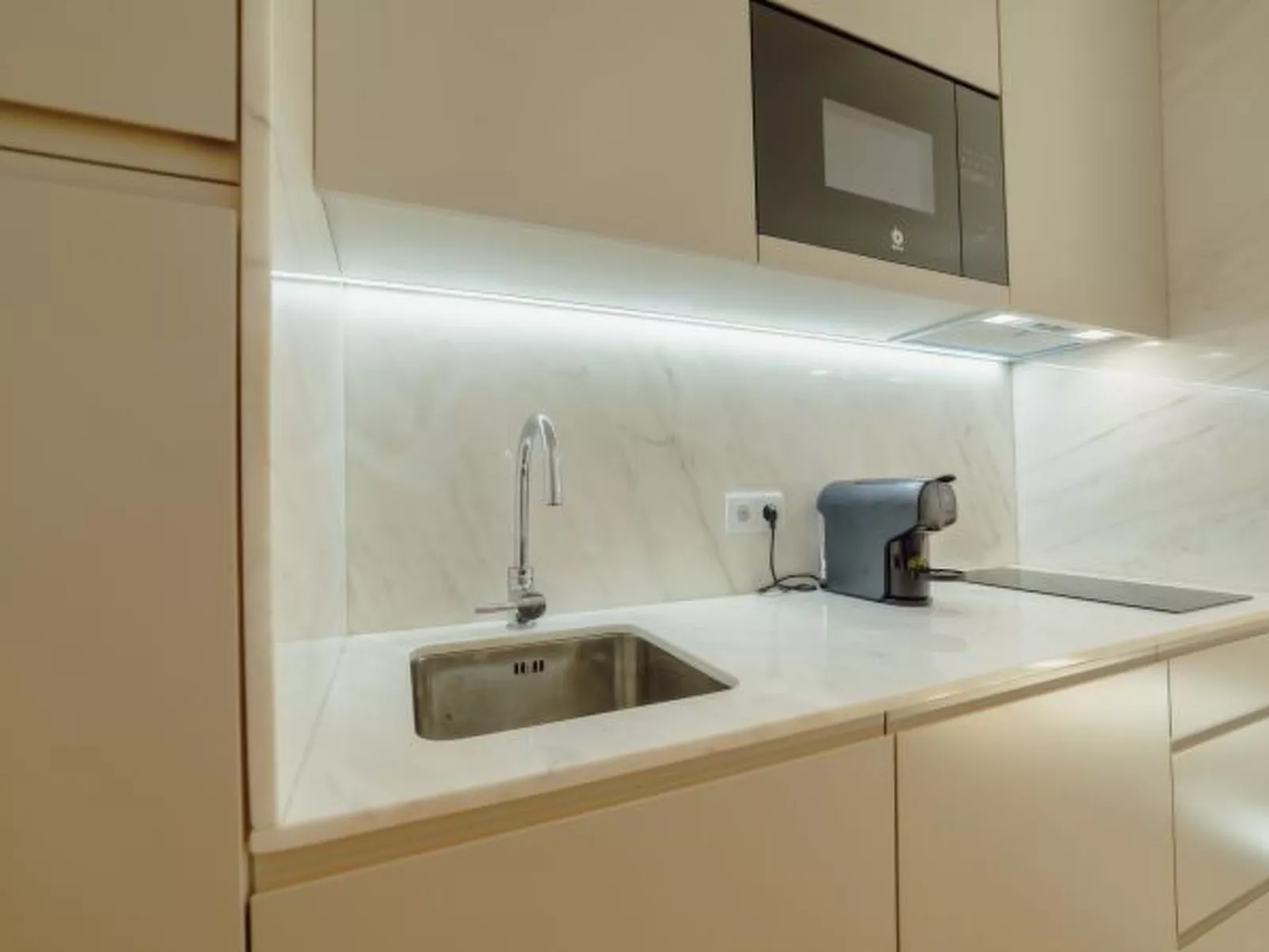 LEGACY OPORTO DESIGN APARTMENT D by VACATIONY - Inside