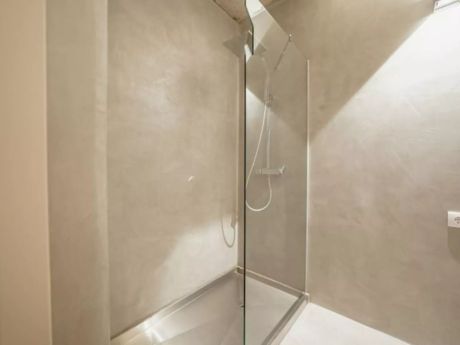 CITY CENTER PREMIUM with GARAGE by VACATIONY - Inside