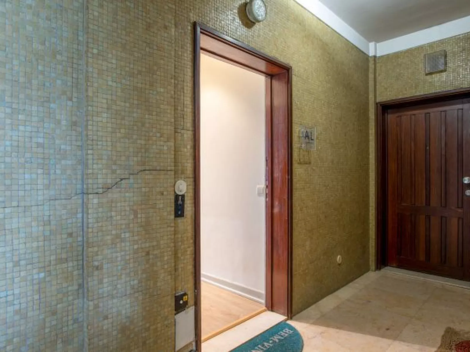 ALEGRIA CITY CENTER with ELEVATOR by VACATIONY - Inside