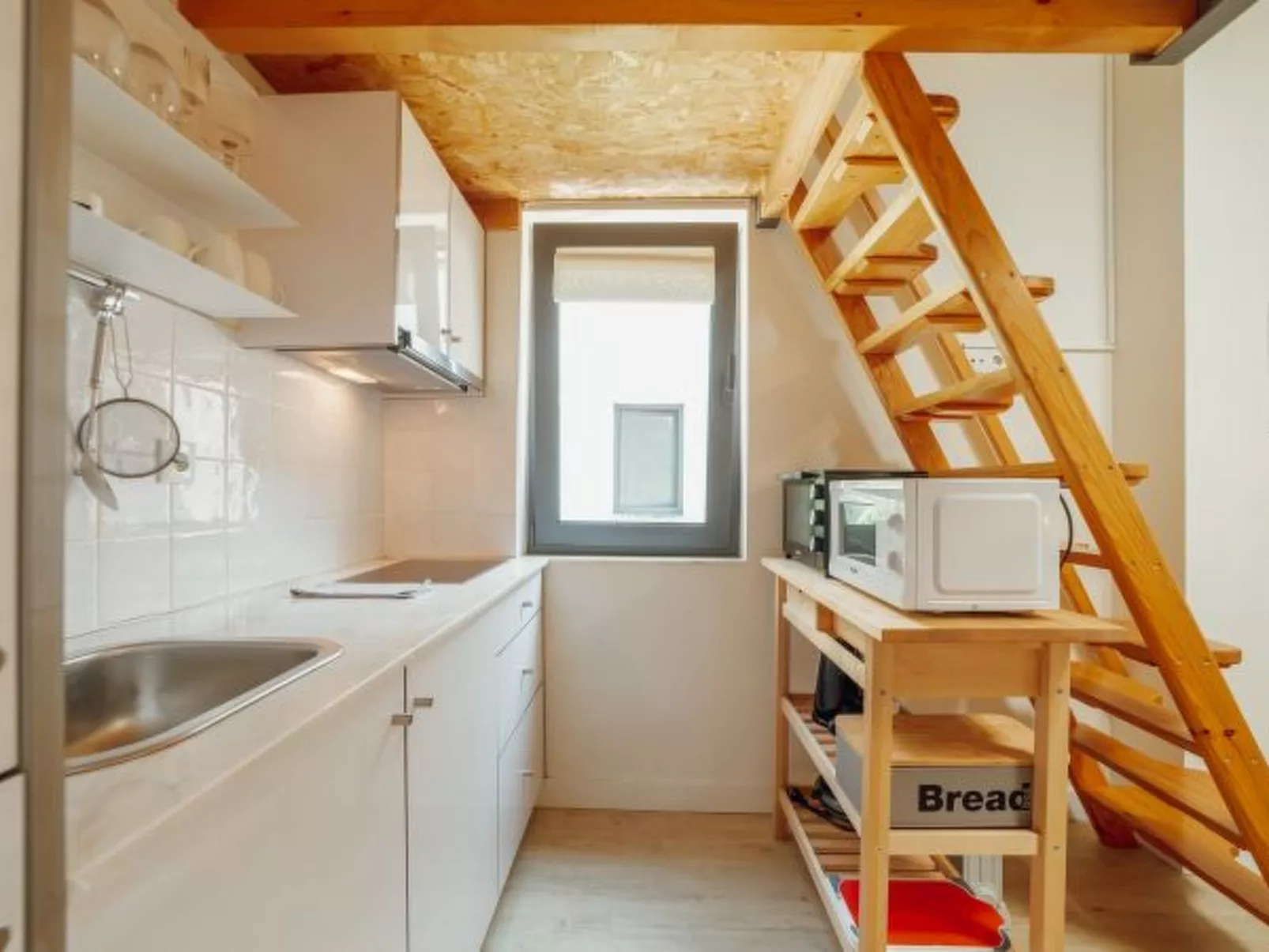 MEZZANINE STYLISH APARTMENT Q by VACATIONY - Inside