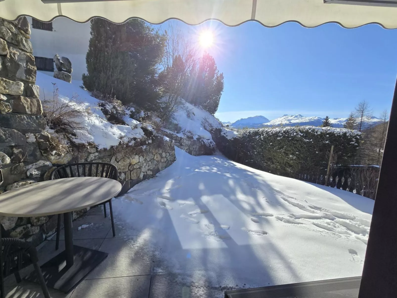 Tgiesa Alva - Inside