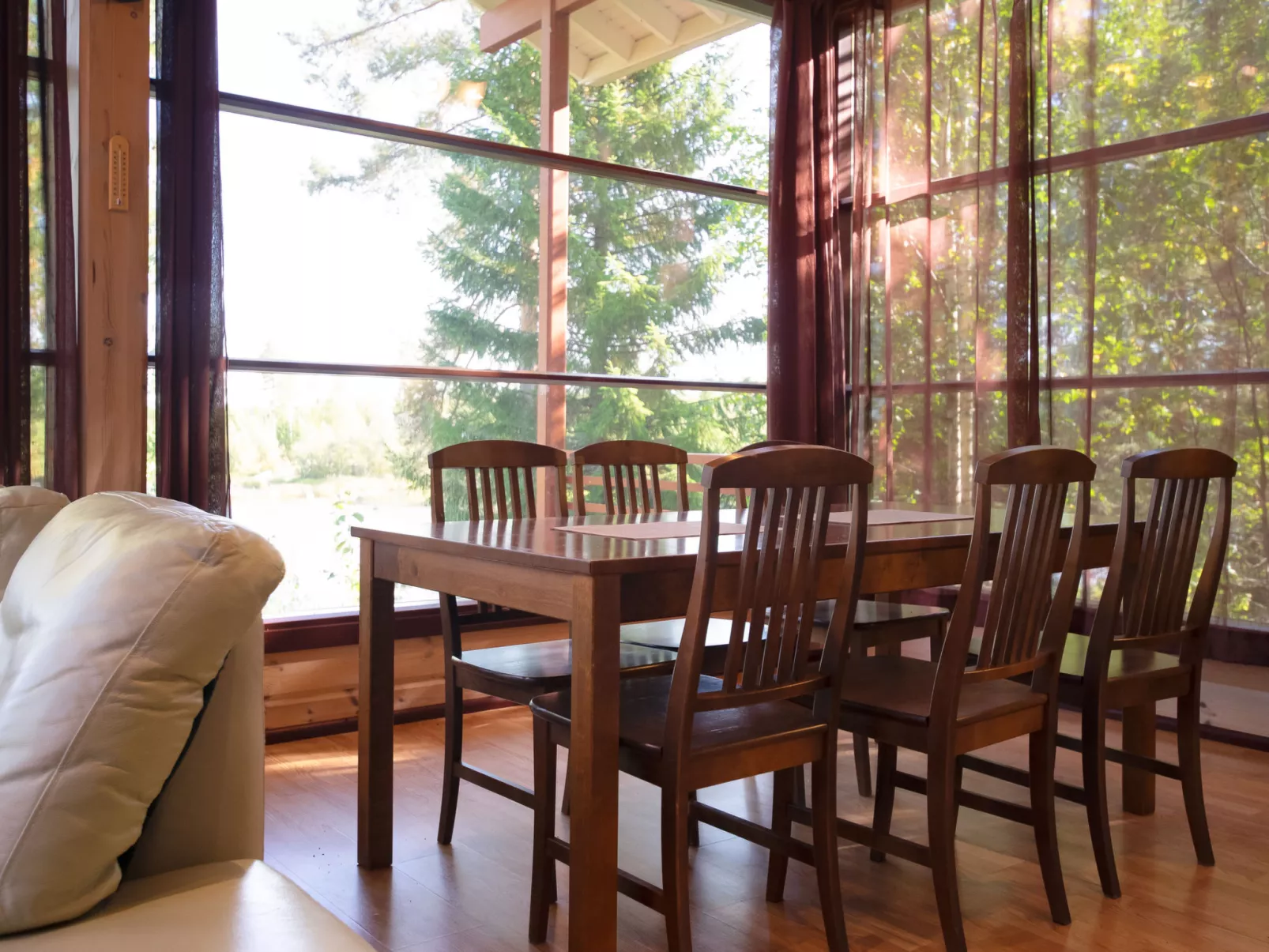 Tiirinniemi 27 a - Inside