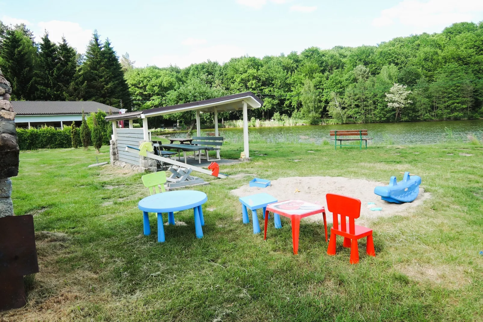 Holiday complex in Jezierzyce by Szczecin at the lake for 4 persons 30 qm Typ B Zielony - Gardens in summer