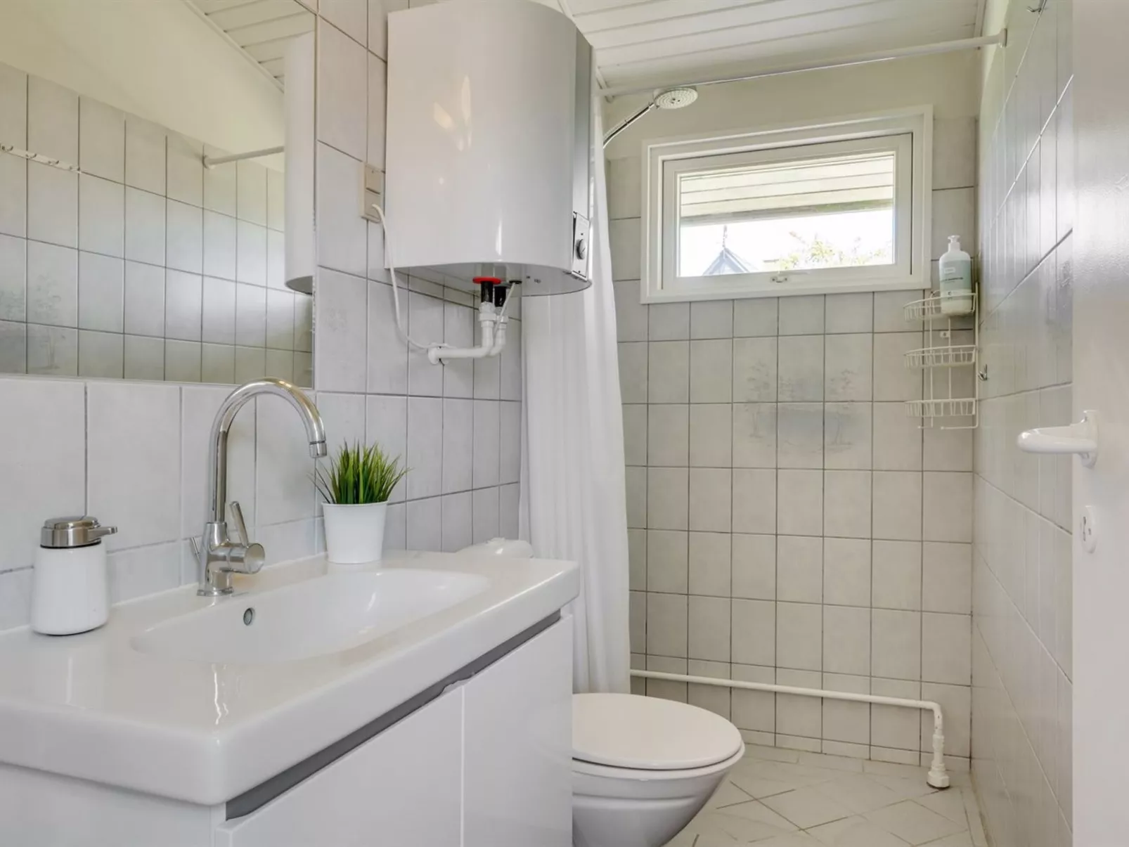 "Tobrjön" - 200m to the fjord - Dedans