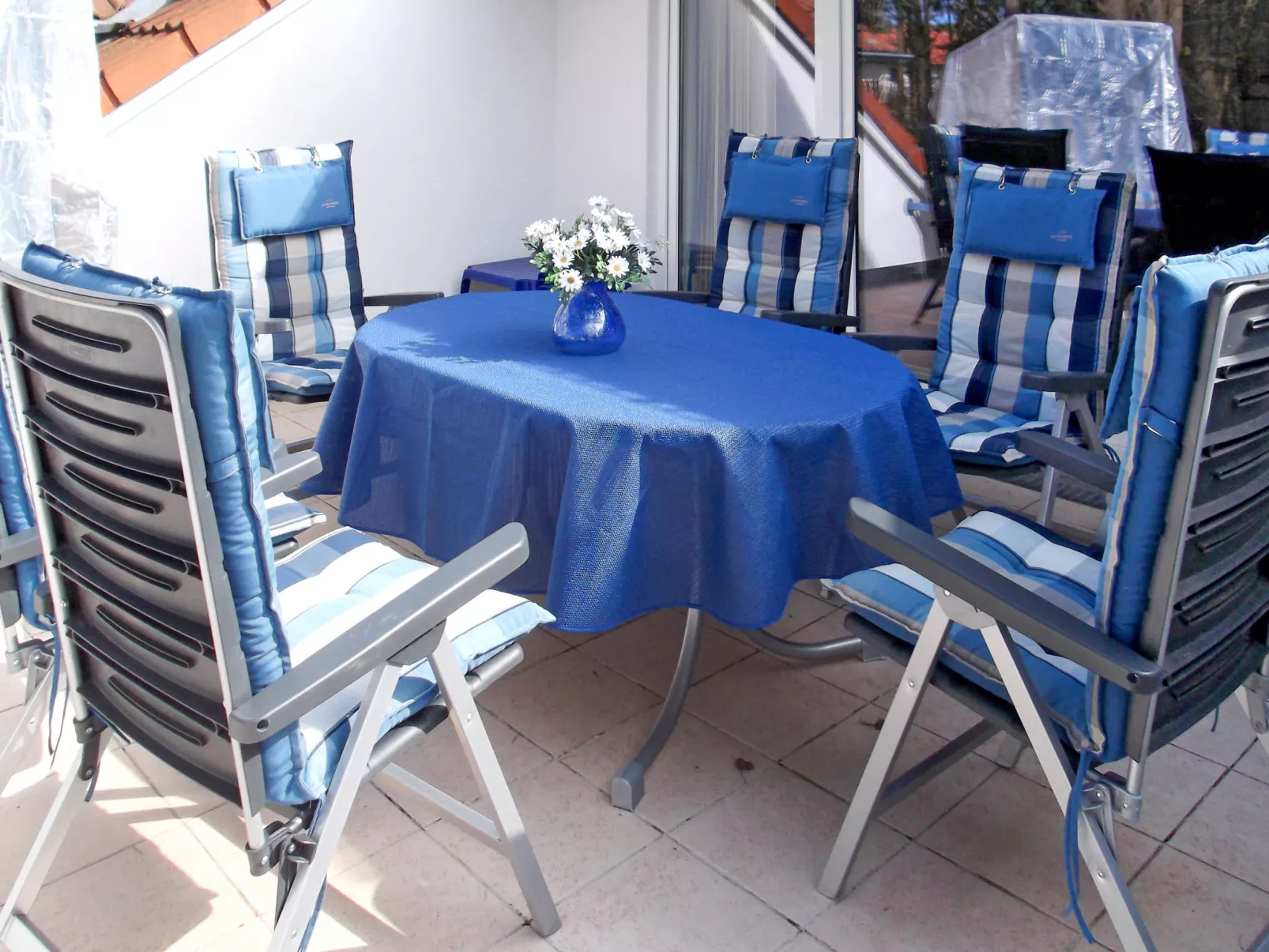 Glowe (GLW655) - Outside