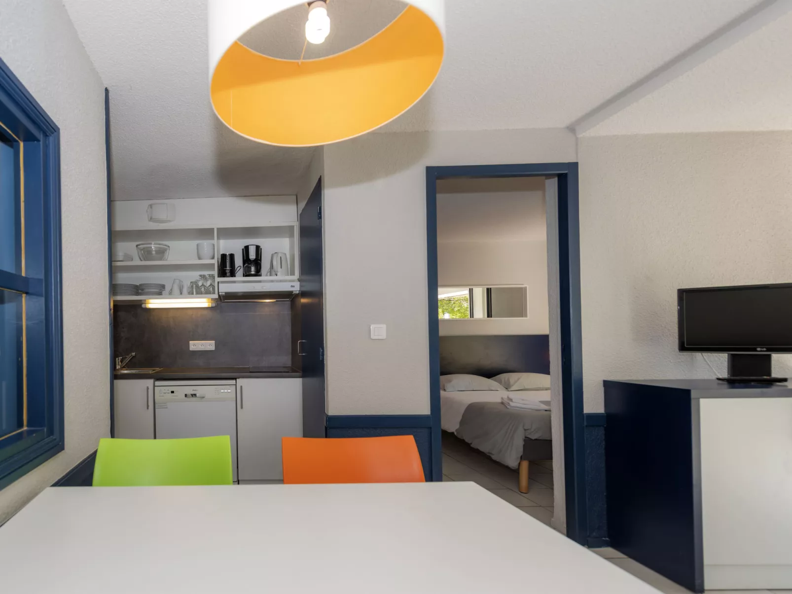 Lou Castel - Drinnen