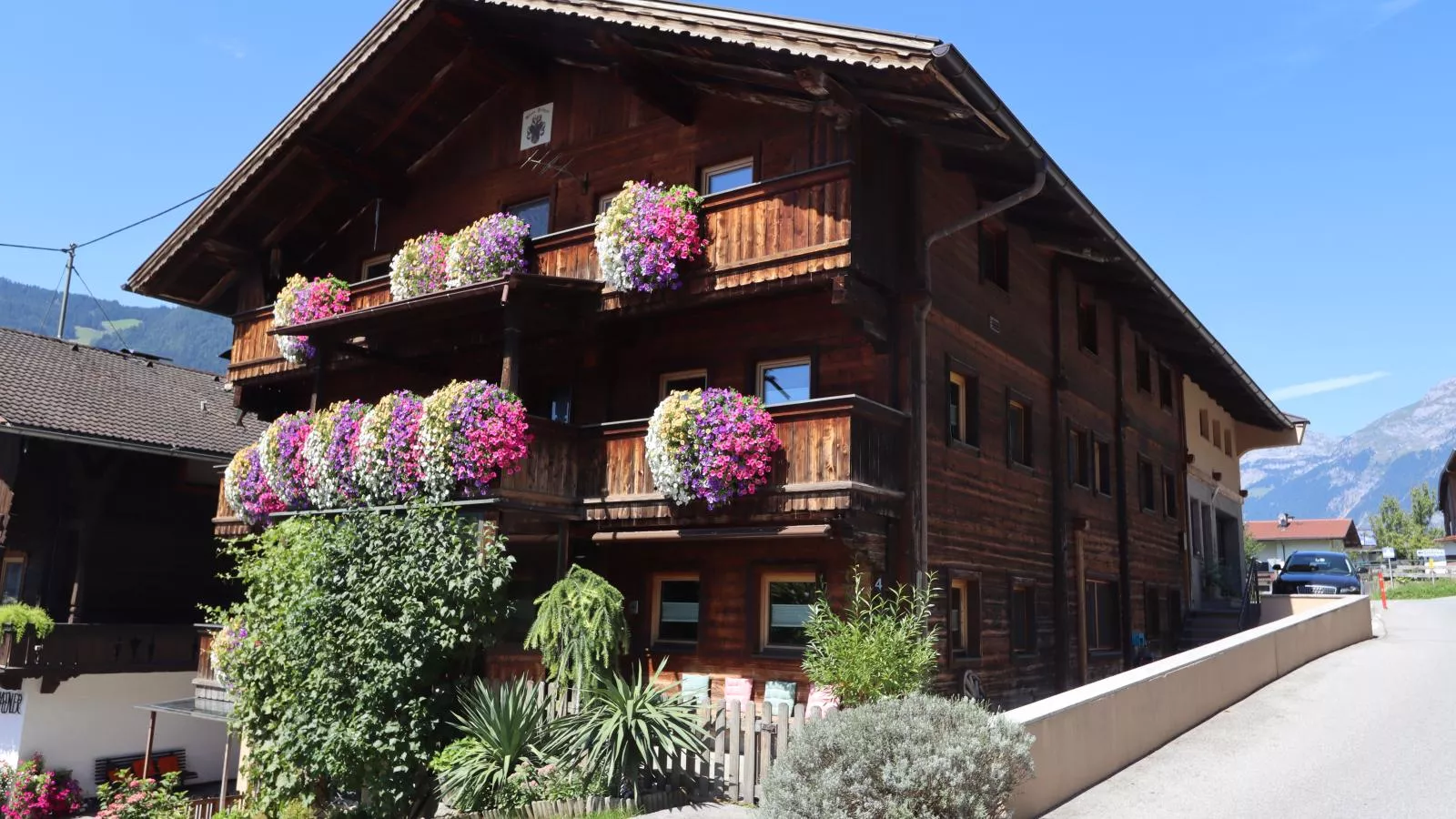 Tröger II-Exterior summer