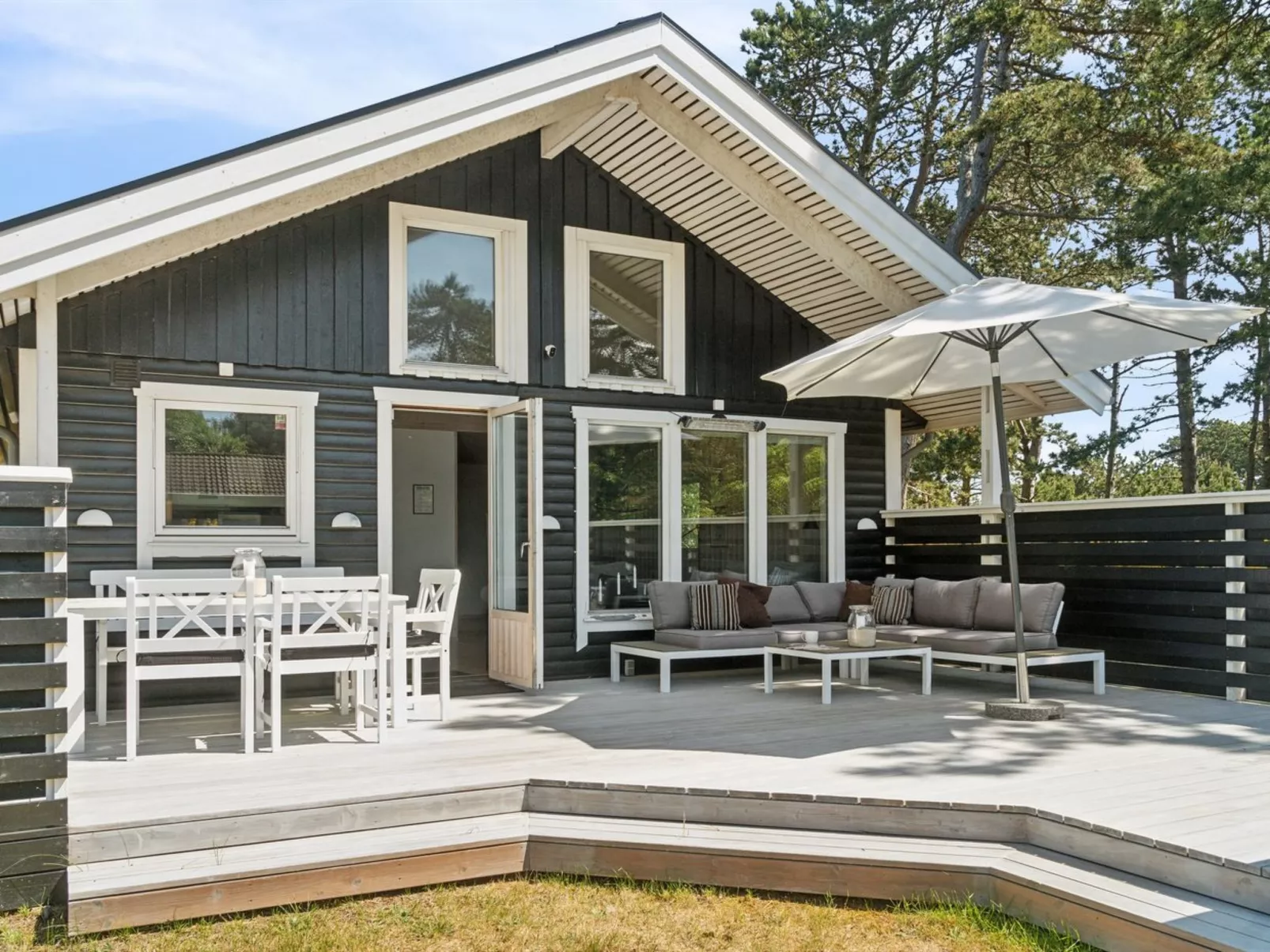 "Lavrens" - 300m from the sea - Outside