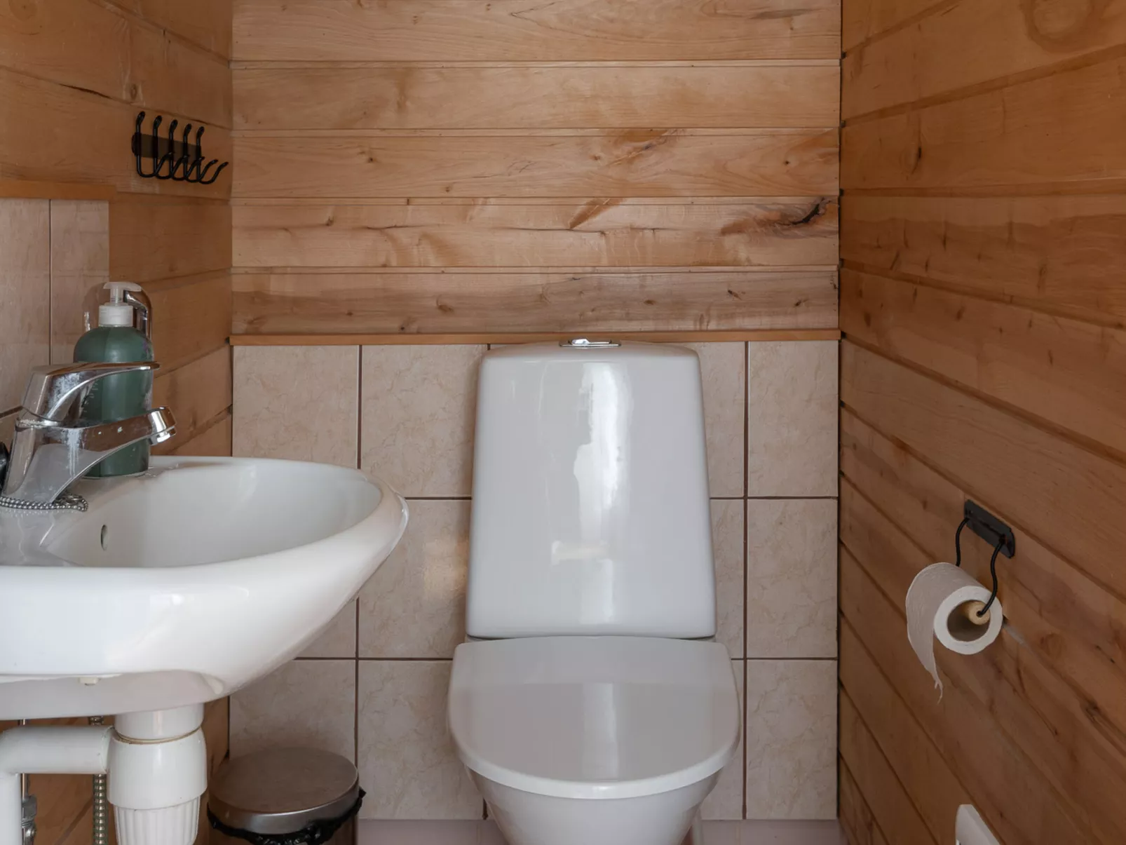 Virtaan väentupa - Inside