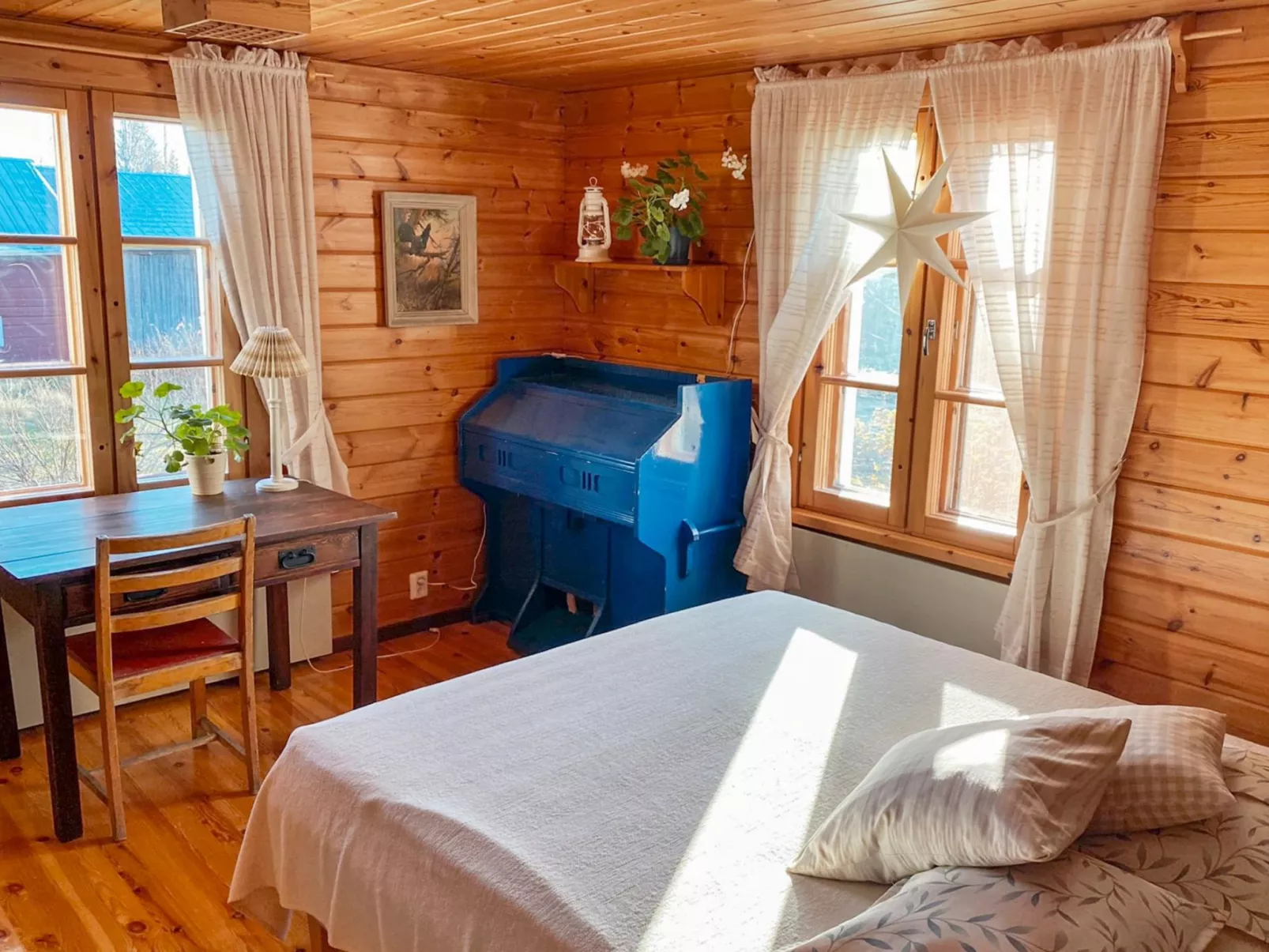 Laattajan hirsipirtti - Dedans