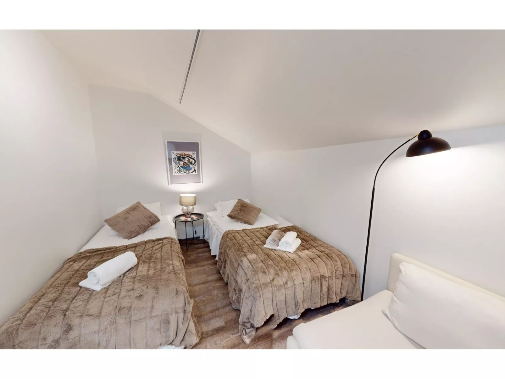 Röllimetsä d 11 - Drinnen