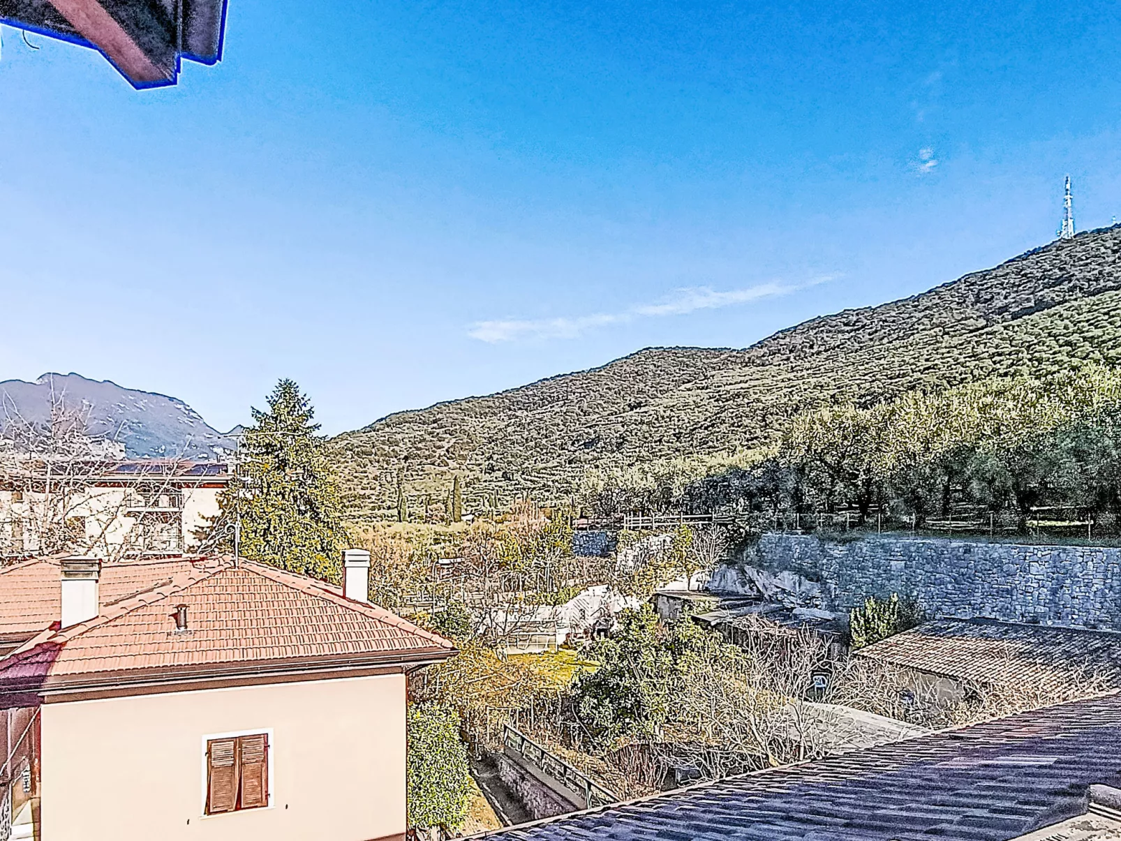 Tra gli Ulivi - Dehors