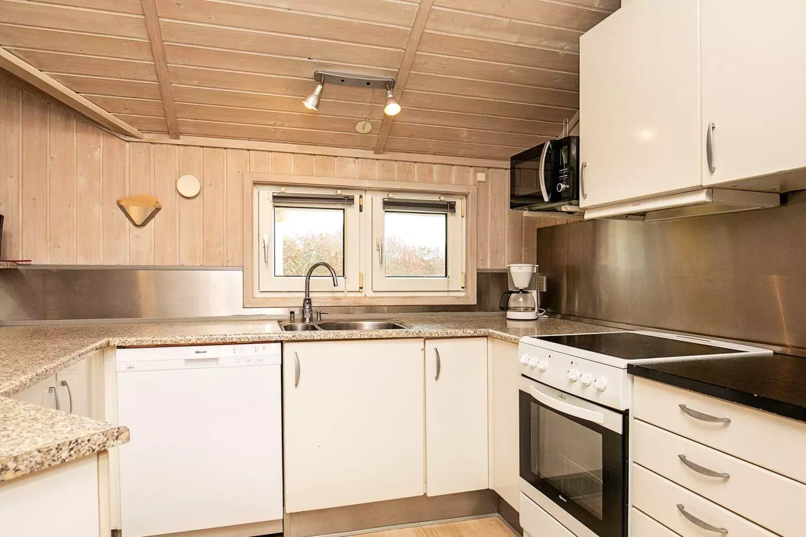 10 person holiday home in Rudkøbing-Indoor