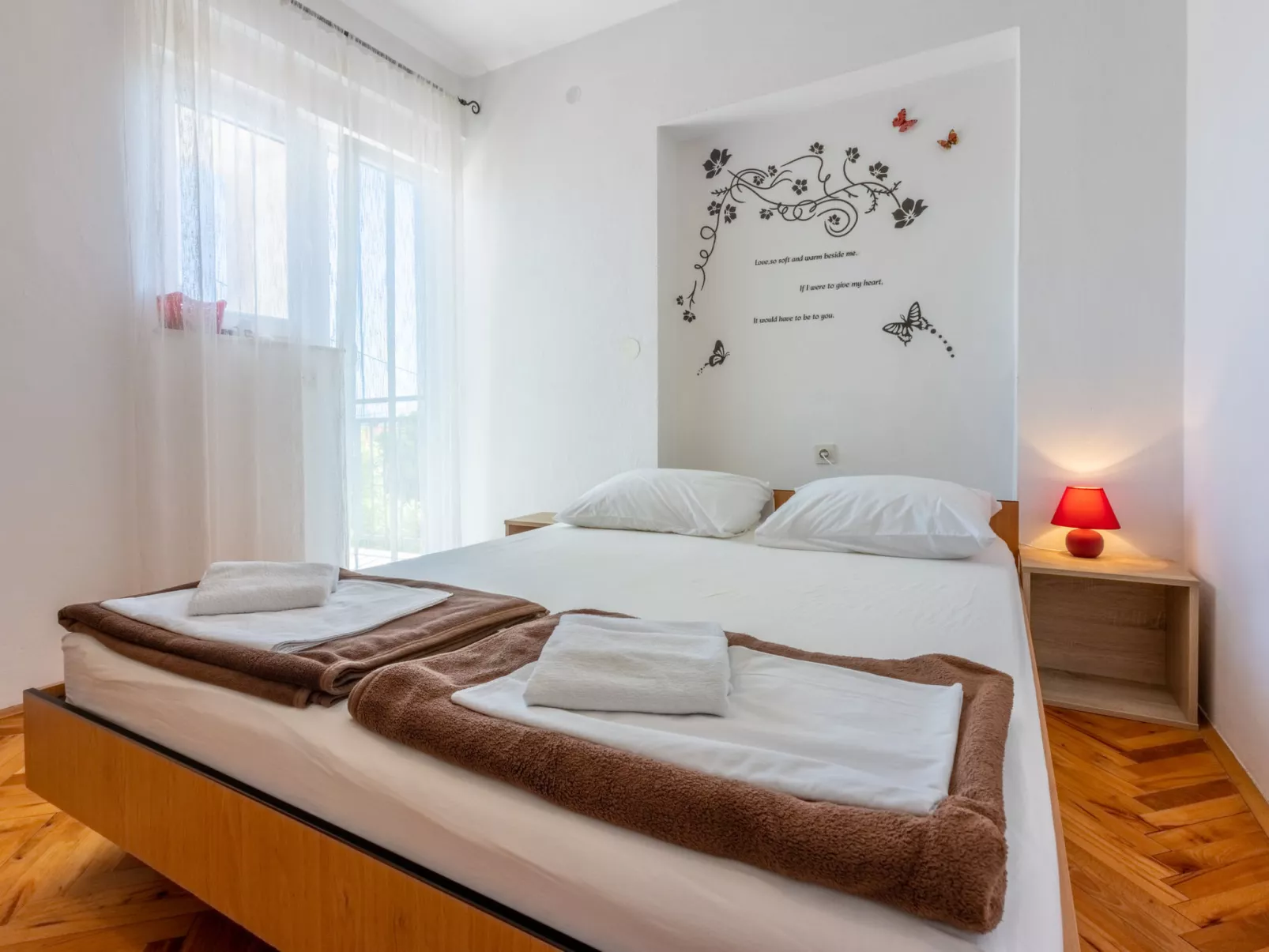 TUSTONJIC SOBA 1 / HR-10793-03 - Inside