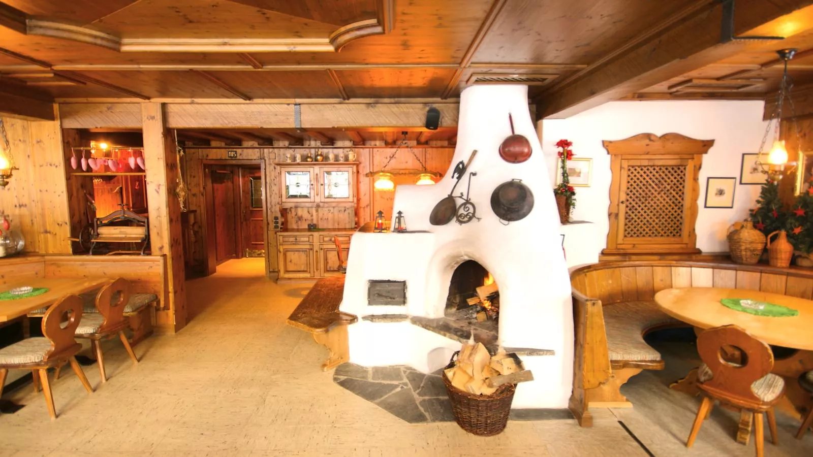 Alpenhaus Lacknerbrunn-Living room