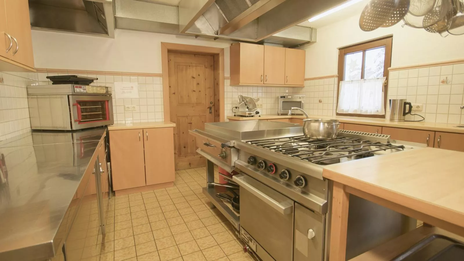 Alpenhaus Lacknerbrunn-Kitchen