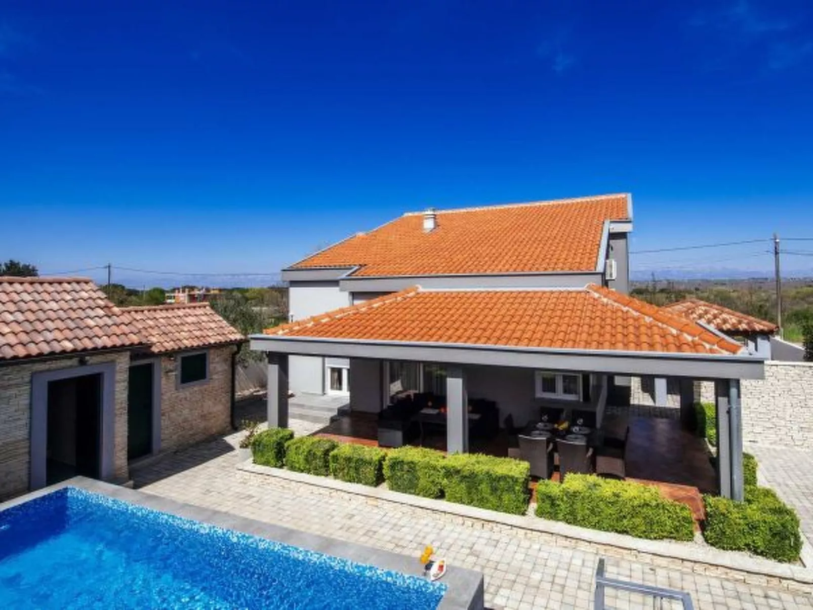 Villa Enna with heated pool - Image-tags.info