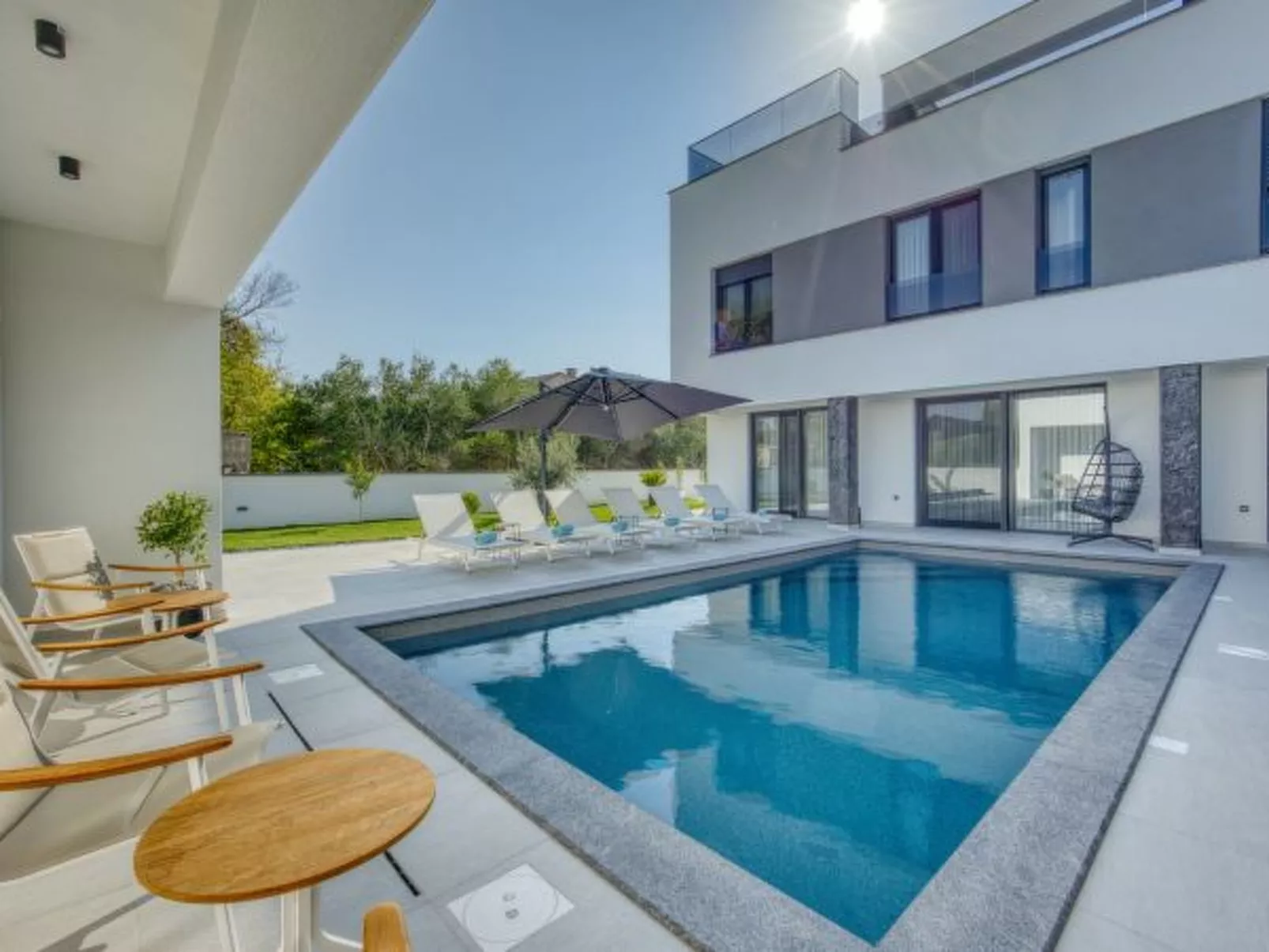 Villa Elena with two pools and spa - Image-tags.info