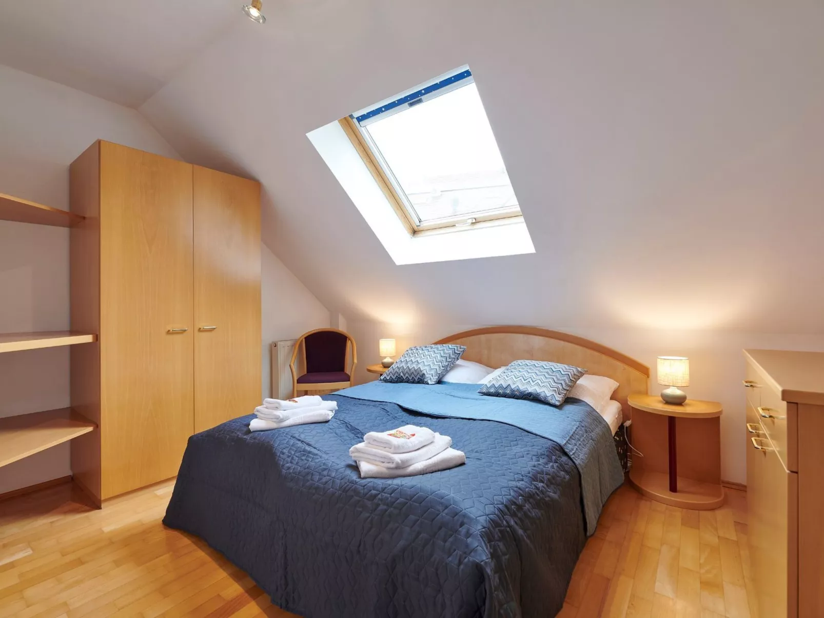 DAS BURGENNEST - Drinnen