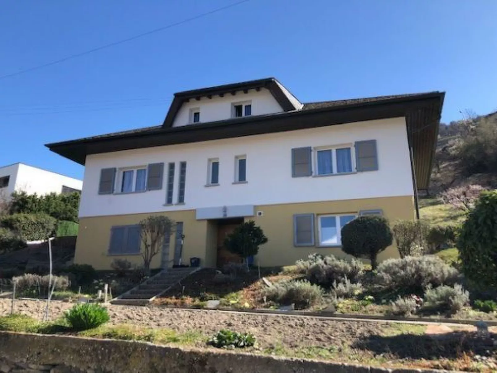 Chez Tonton à 5mns de Sion - Draußen