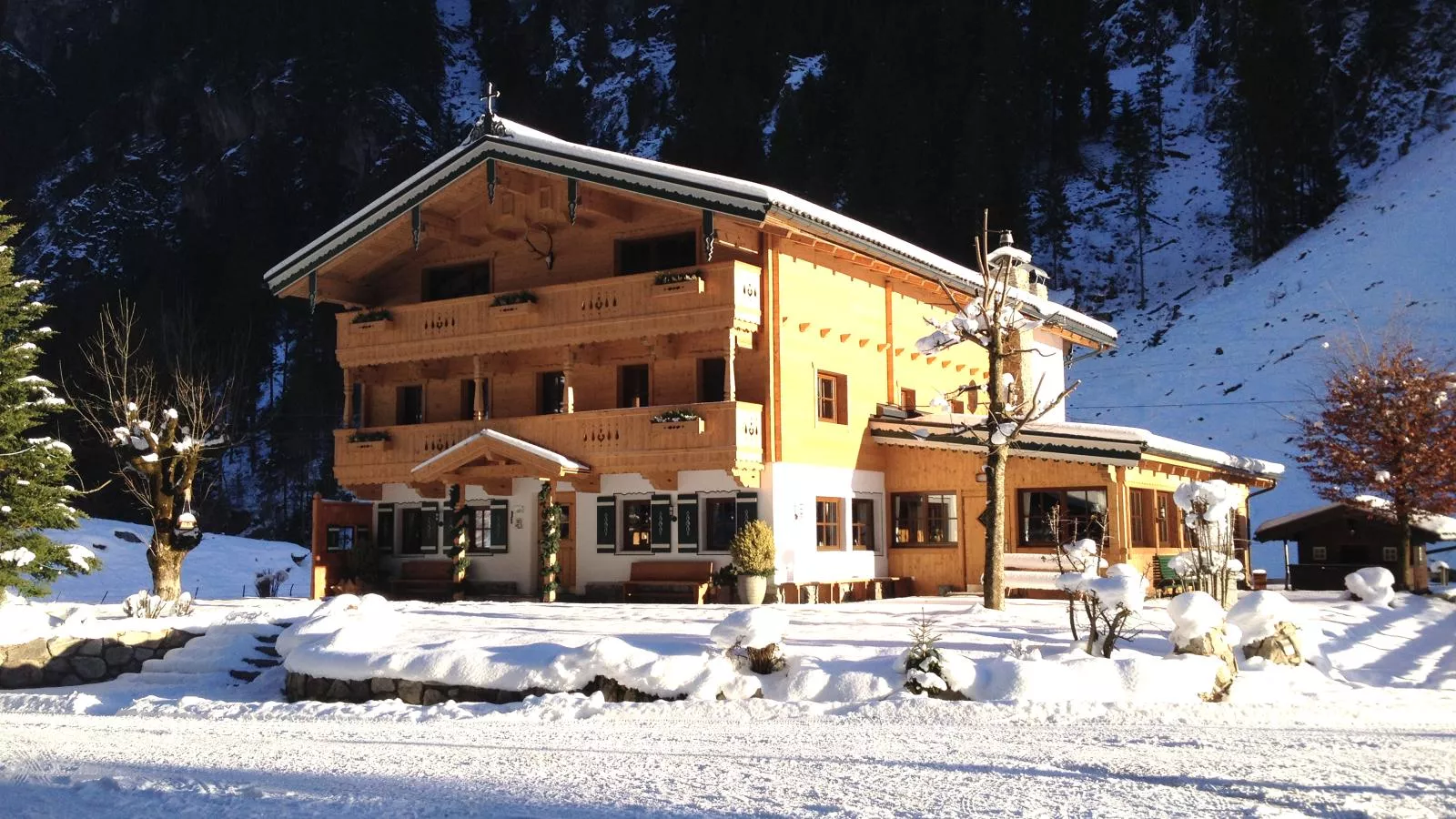 Alpenhaus Lacknerbrunn-Exterior winter