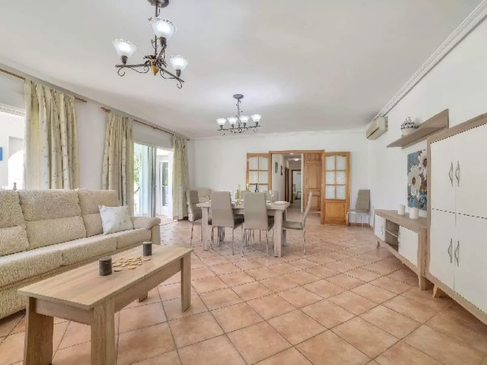 Villa Alaska - PlusHolidays - Image-tags.info