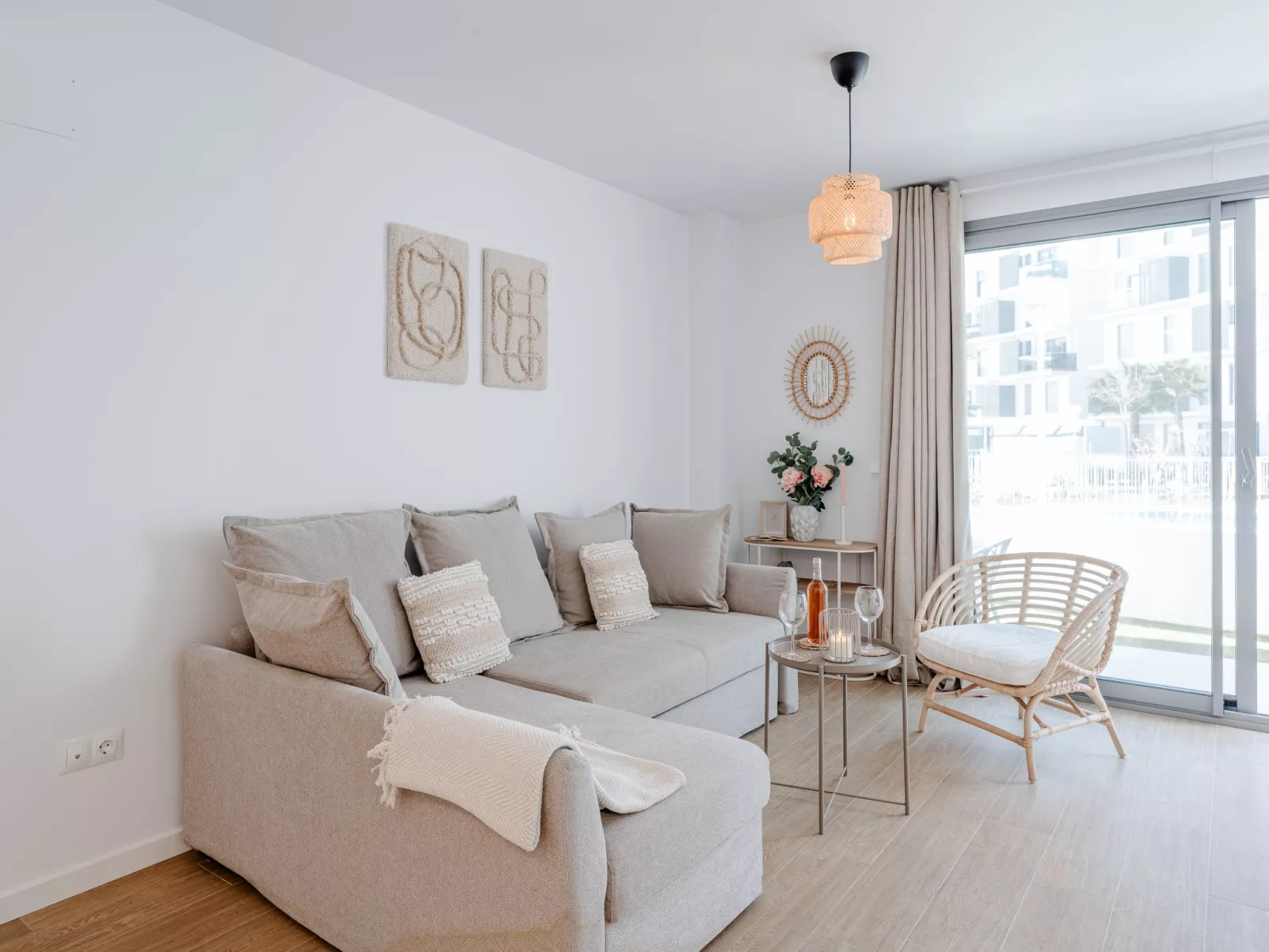 Marina Real III - Inside