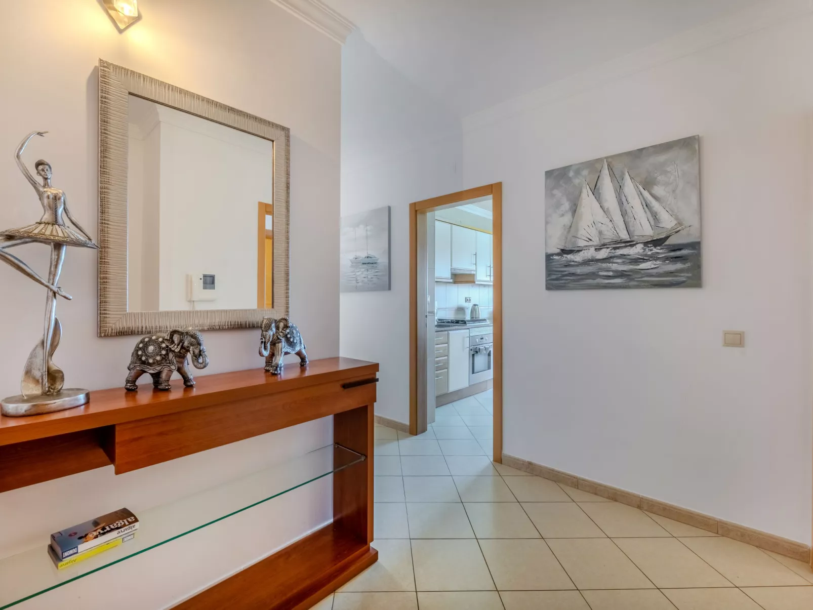 Cristina Inn - Inside