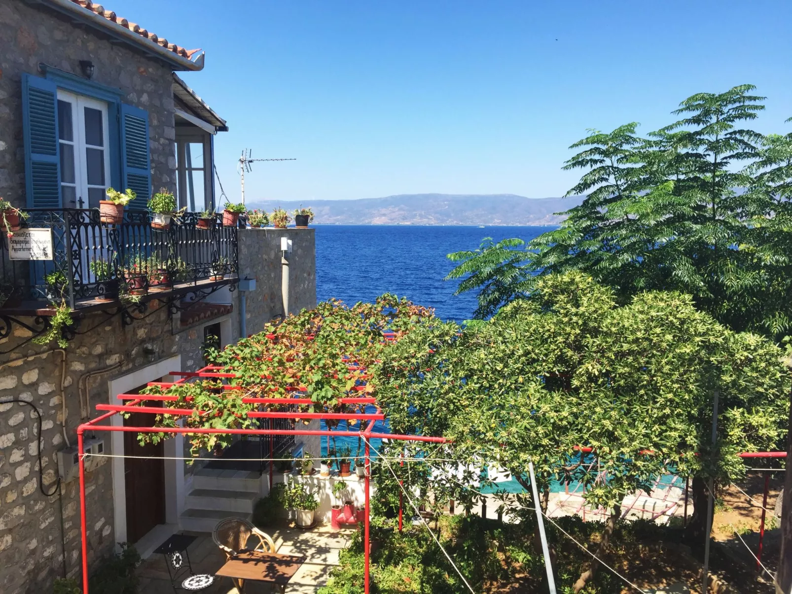 In Ermioni mit Grill, gemeinschaftlichem Pool und Terrasse - Draußen