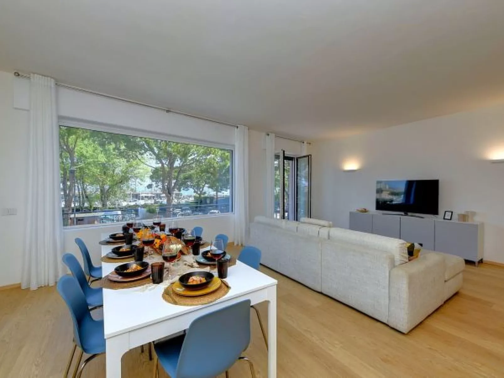 DesenzanoLoft - Der Riese vom See - Image-tags.info