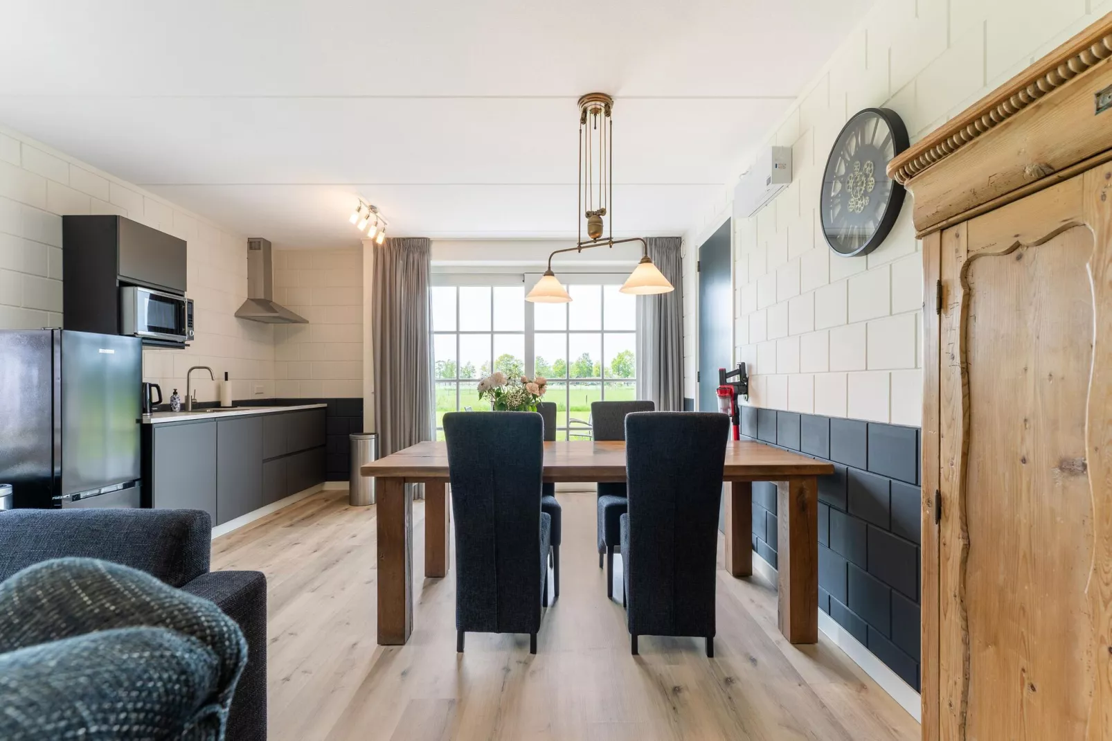 Home Den Ham-Dining room