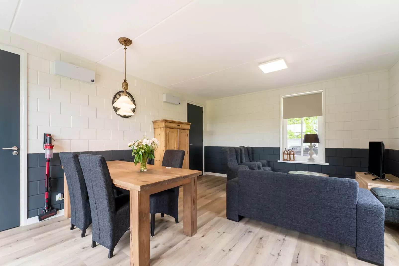 Home Den Ham-Dining room