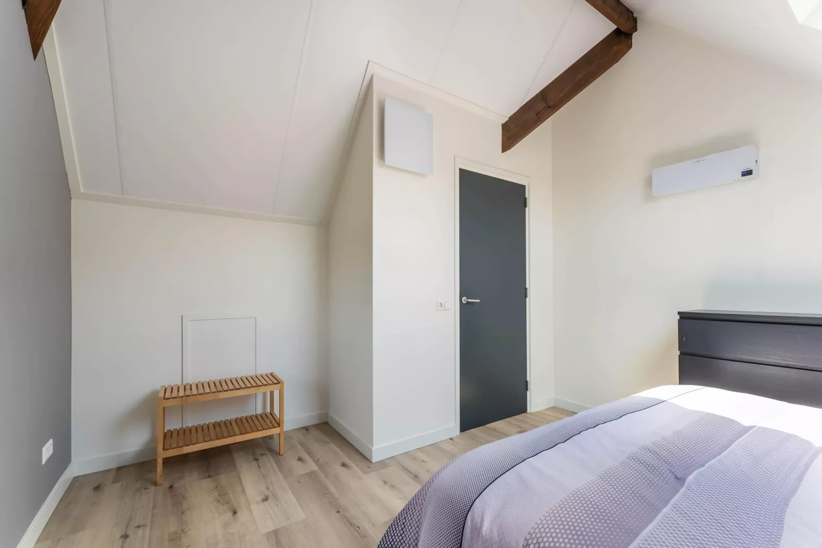 Home Den Ham-Bedroom