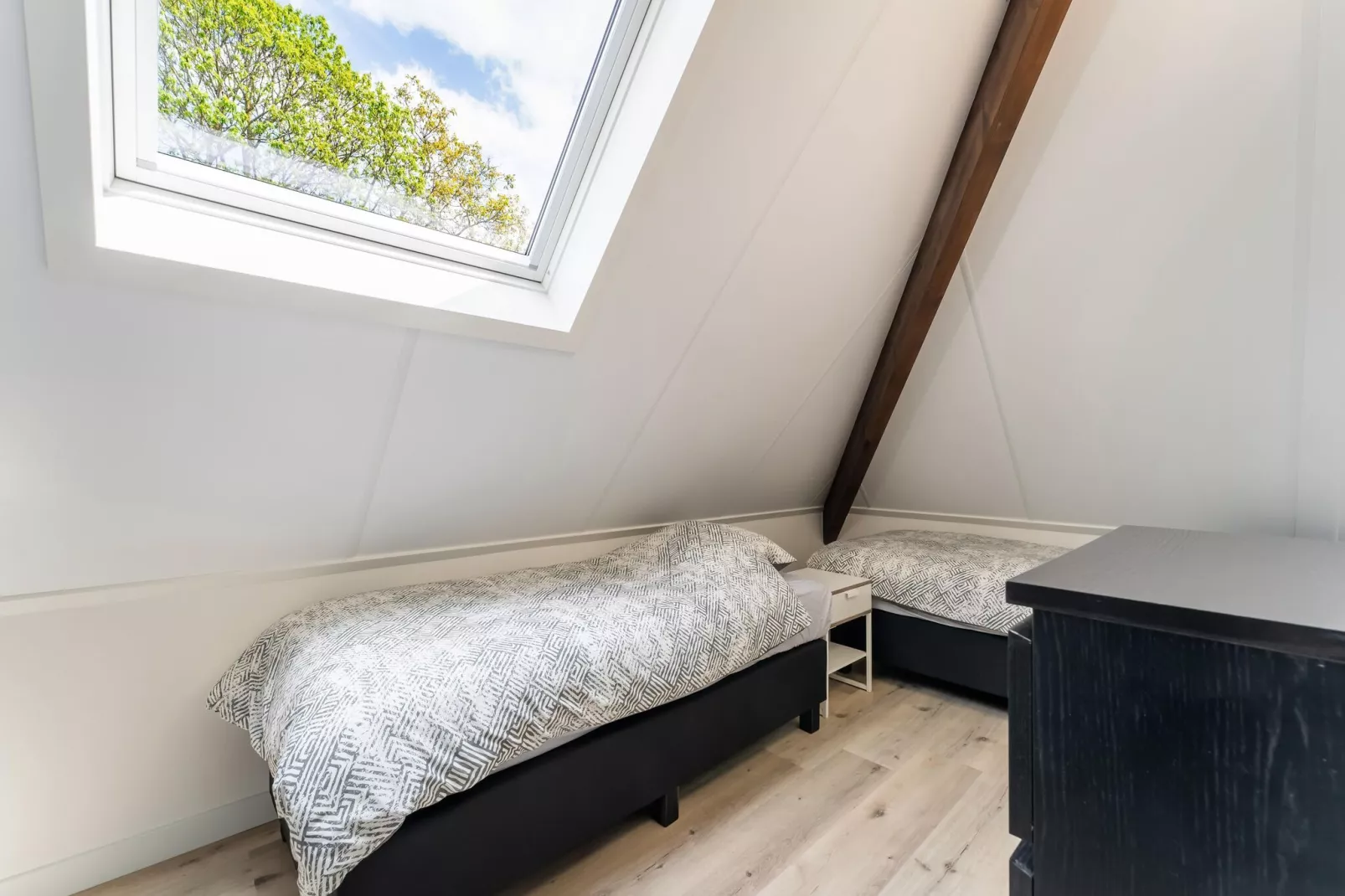 Home Den Ham-Bedroom