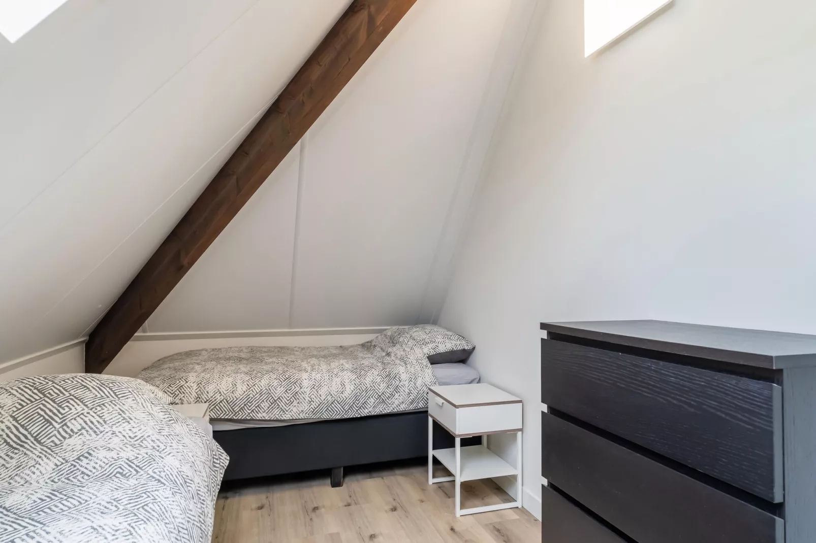 Home Den Ham-Bedroom