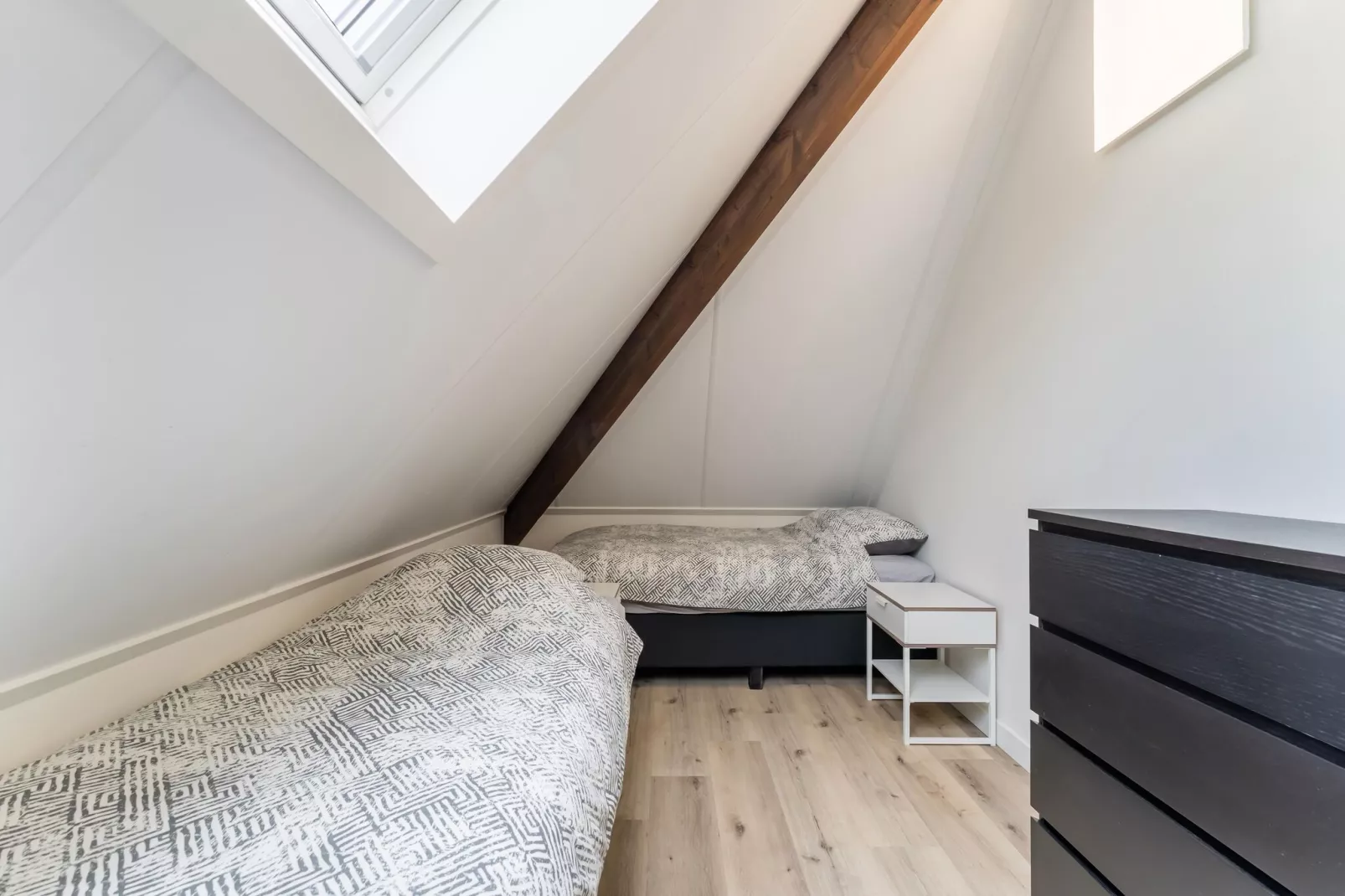 Home Den Ham-Bedroom