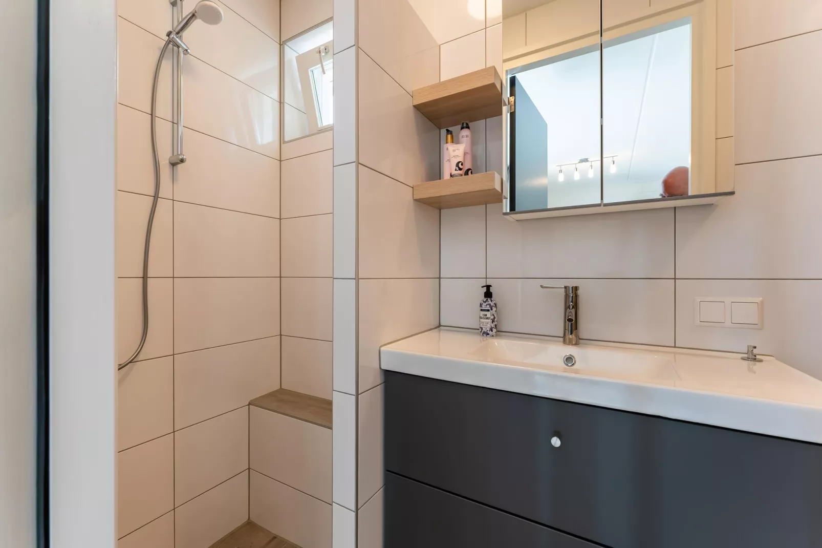 Home Den Ham-Bathroom