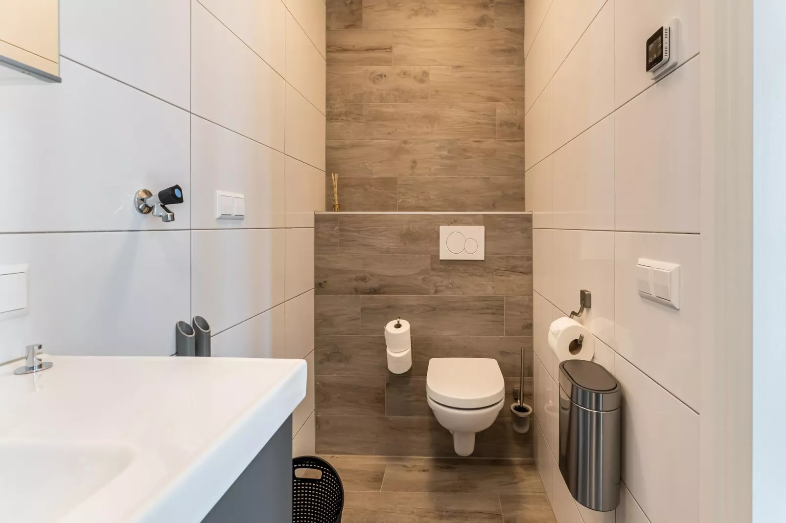 Home Den Ham-Bathroom