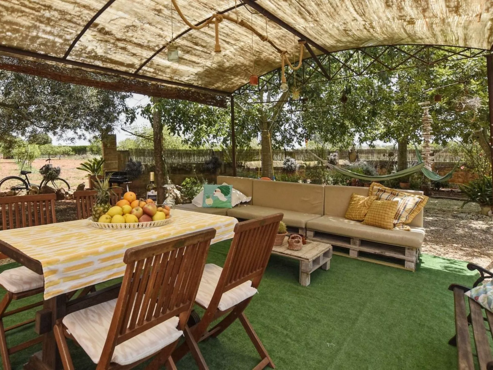 MONTSERRAT  ( SON PERETO ) - Drinnen