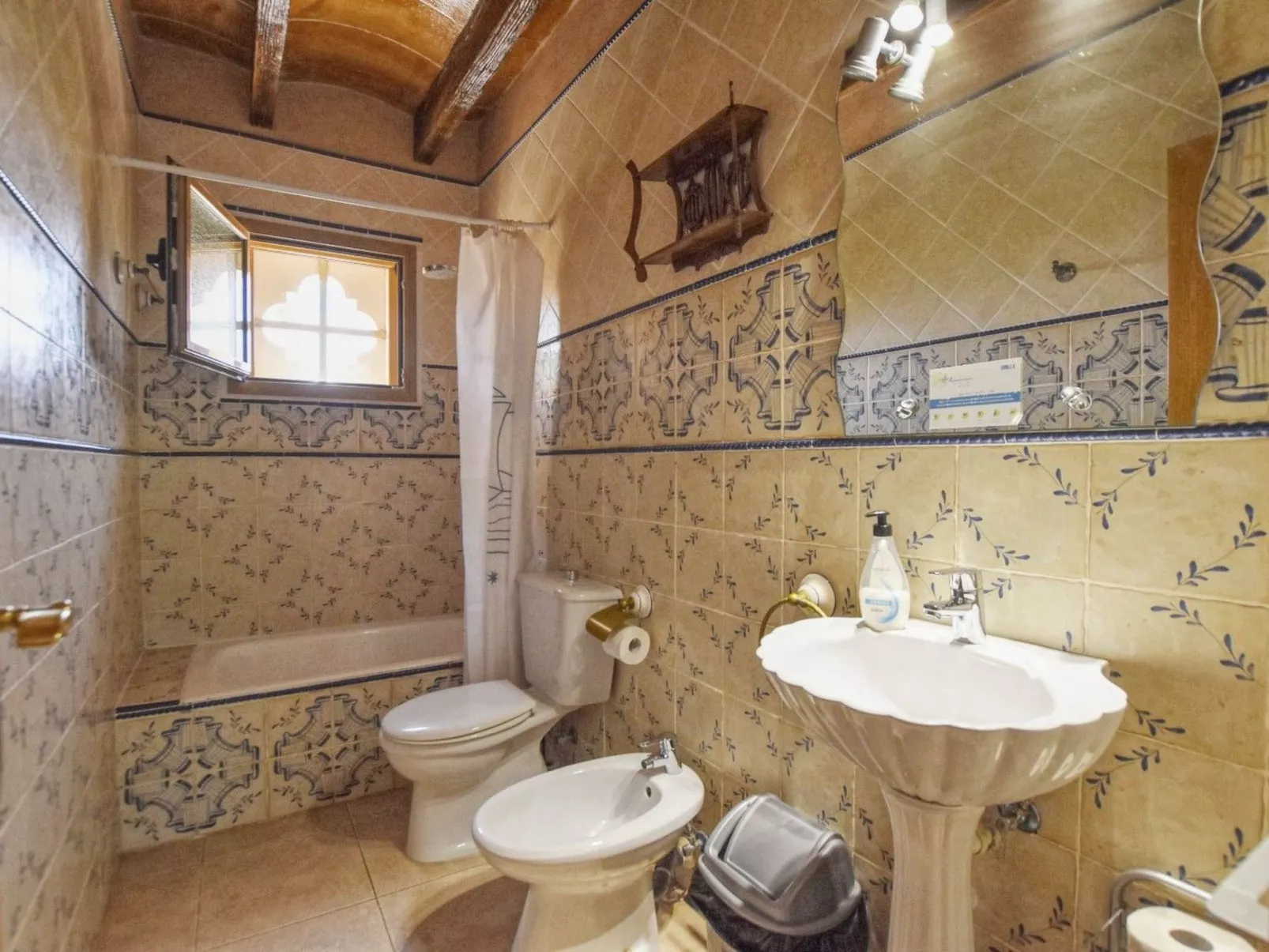 In Campos mit Privatem Pool - Drinnen